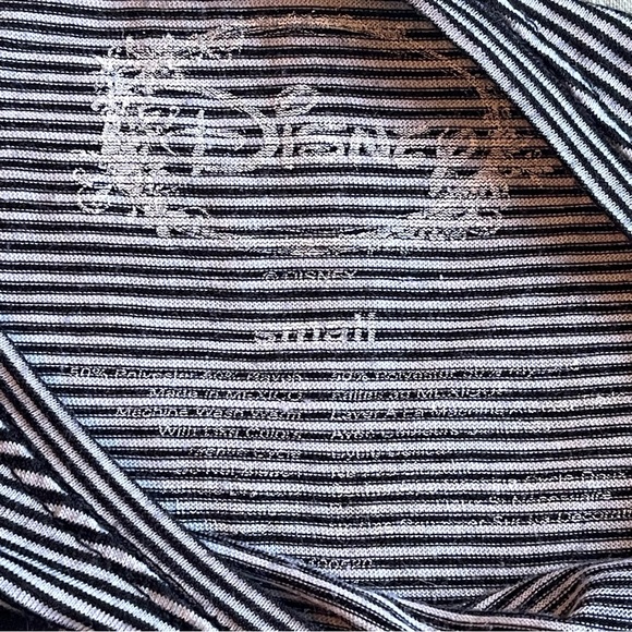 Mickey Mouse Disney Crop Top - Picture 2 of 3